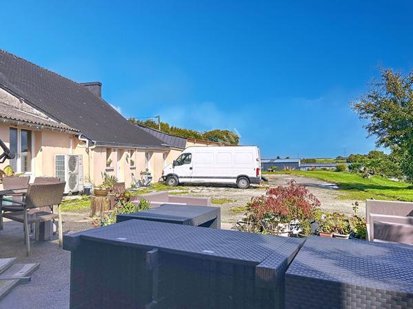 Maison vie de plain-pied, grand hangar, à vendre à Edern - Référence 8709