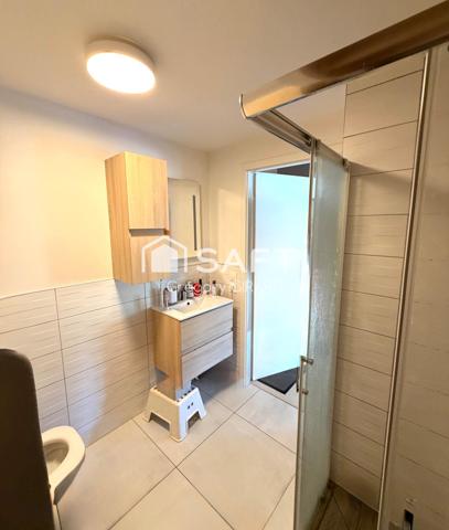 Belle appartement ‘ PIÈCES en duplex avec grande terrasse place de parking couverte et garage fermé.