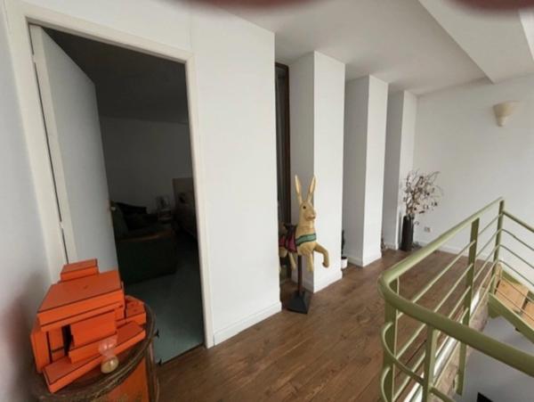 MARCIAC (32): élégante MAISON en pierre, singulière, 170m2 SANS TRAVAUX 4 chambres, salon cathedrale et autres...