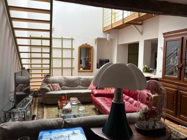 MARCIAC (32): élégante MAISON en pierre, singulière, 170m2 SANS TRAVAUX 4 chambres, salon cathedrale et autres...