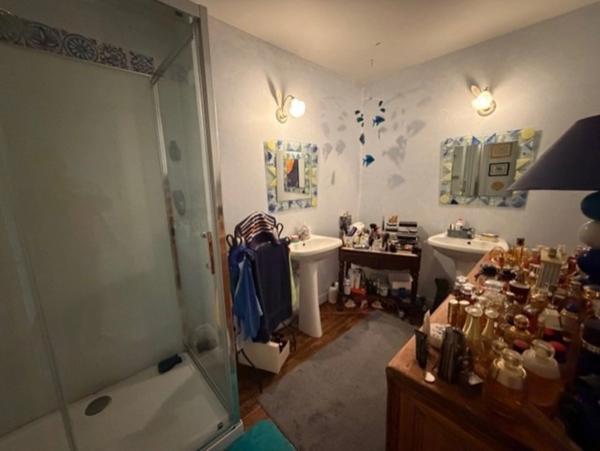 MARCIAC (32): élégante MAISON en pierre, singulière, 170m2 SANS TRAVAUX 4 chambres, salon cathedrale et autres...