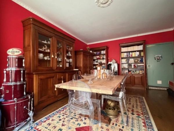 MARCIAC (32): élégante MAISON en pierre, singulière, 170m2 SANS TRAVAUX 4 chambres, salon cathedrale et autres...