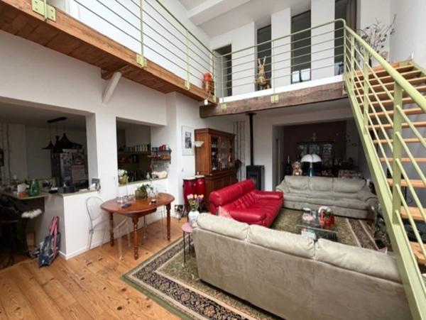 MARCIAC (32): élégante MAISON en pierre, singulière, 170m2 SANS TRAVAUX 4 chambres, salon cathedrale et autres...