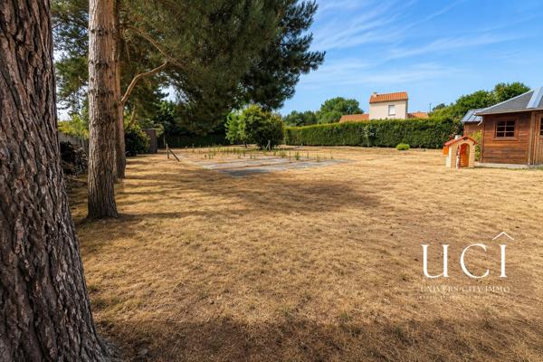 Saint-Jean-de-Boiseau – La Noë — Maison familiale de plain-pied avec piscine couverte sur 2 176 m²