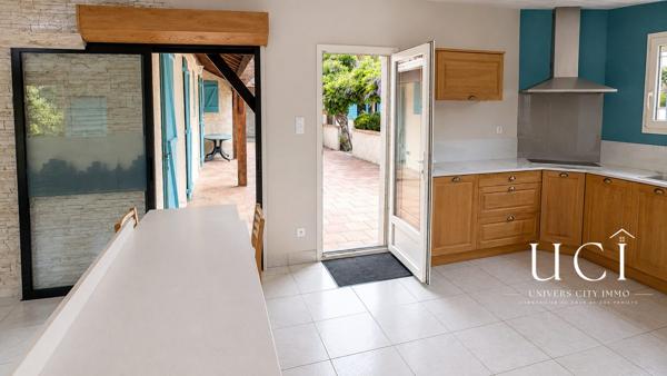 Saint-Jean-de-Boiseau – La Noë — Maison familiale de plain-pied avec piscine couverte sur 2 176 m²