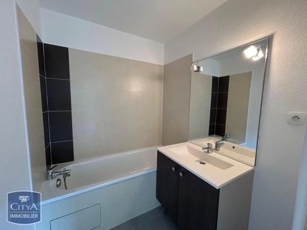 Appartement à louer 2 pièces 43.73m² Pau (64000)