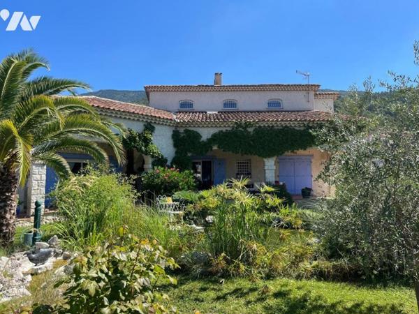 BASTIDE EN PIERRE A LEVENS PROCHE NICE