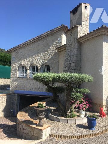 BASTIDE EN PIERRE A LEVENS PROCHE NICE