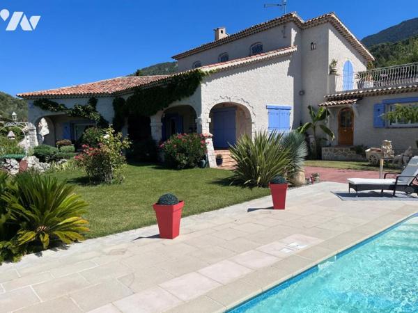 BASTIDE EN PIERRE A LEVENS PROCHE NICE