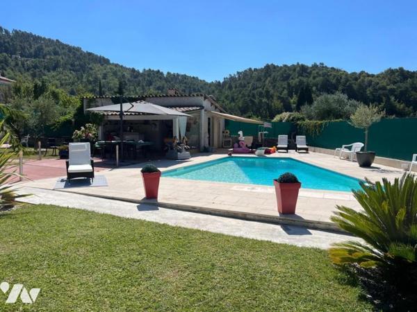 BASTIDE EN PIERRE A LEVENS PROCHE NICE