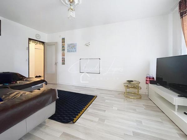 Appartement F4 avec cave et parking sécurisé