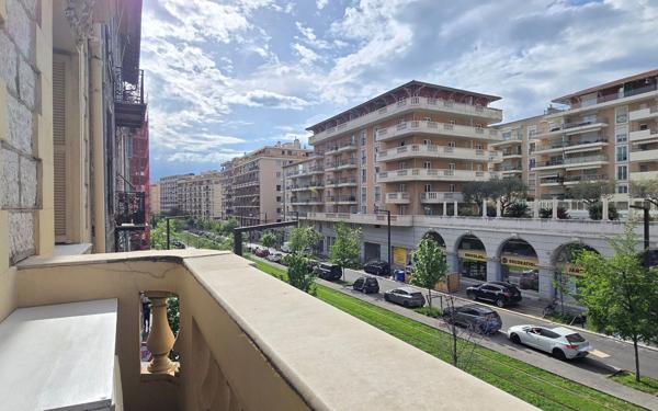 Appartement à vendre    3 pièces • 69,08 m2 Nice