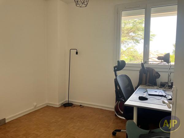 Appartement à louer Libourne : 3 pièces, 64m² avec 2 chambre(s) à 784€ - AJP Immobilier Libourne