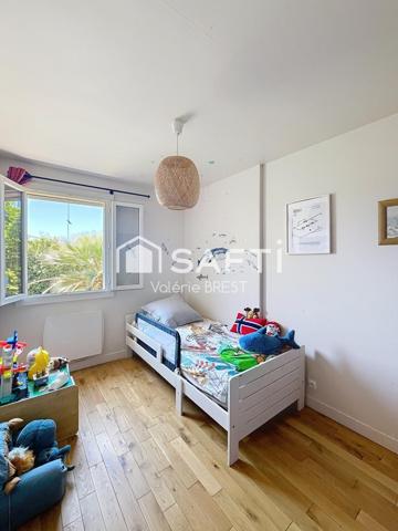 13007-Bompard-Maison 5 pièces- Piscine - Parkings.