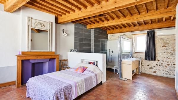 Maison
         10 pièces
        - 363 m² Exclusivité 350 000 € *