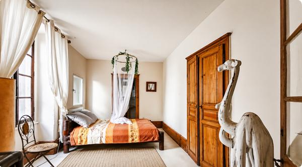 Maison
         10 pièces
        - 363 m² Exclusivité 350 000 € *