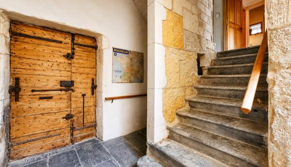 Maison
         10 pièces
        - 363 m² Exclusivité 350 000 € *
