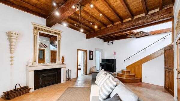 Maison
         10 pièces
        - 363 m² Exclusivité 350 000 € *