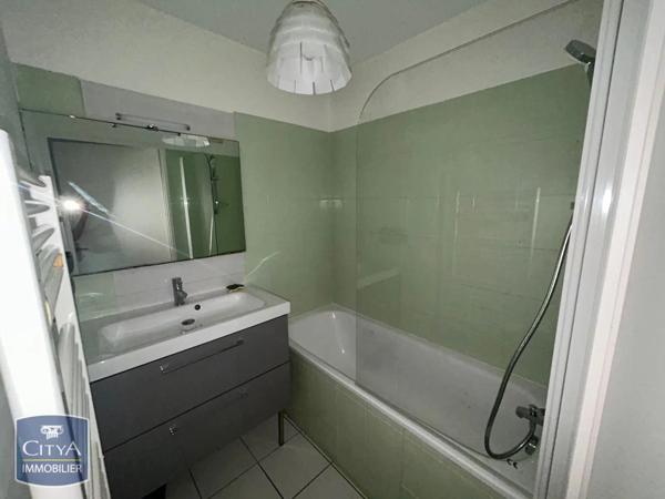 Appartement à louer 2 pièces 46.09m² Pau (64000)