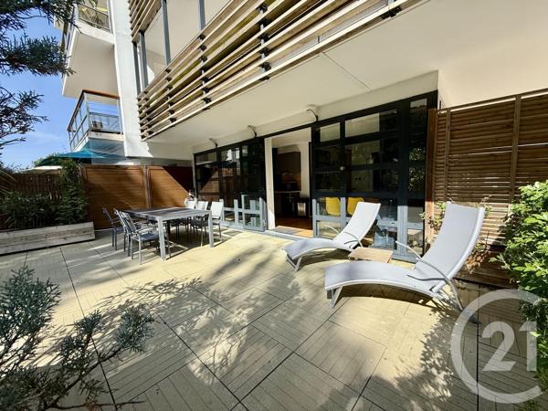 Appartement F3 à vendre  3 pièces - 60 m 2   LA ROCHELLE  - 17