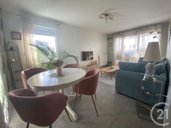 Appartement F3 à vendre  3 pièces - 60 m 2   LA ROCHELLE  - 17