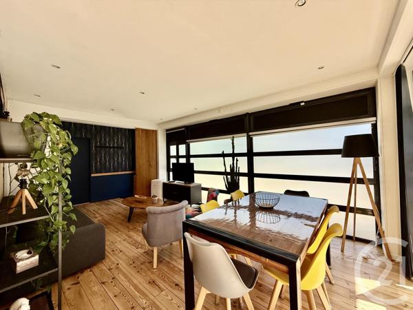 Appartement F3 à vendre  3 pièces - 60 m 2   LA ROCHELLE  - 17