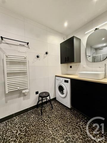 Appartement F3 à vendre  3 pièces - 60 m 2   LA ROCHELLE  - 17