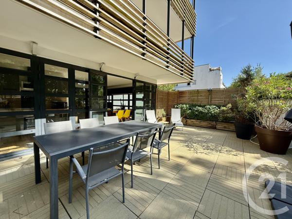 Appartement F3 à vendre  3 pièces - 60 m 2   LA ROCHELLE  - 17