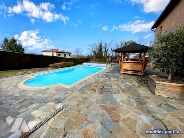 Très belle villa individuelle, construction traditionnelle de 1988 par artisans pour partie de plai