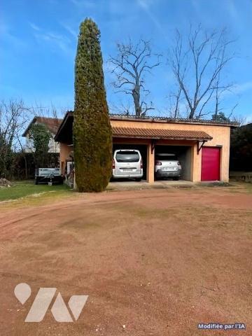 Très belle villa individuelle, construction traditionnelle de 1988 par artisans pour partie de plai