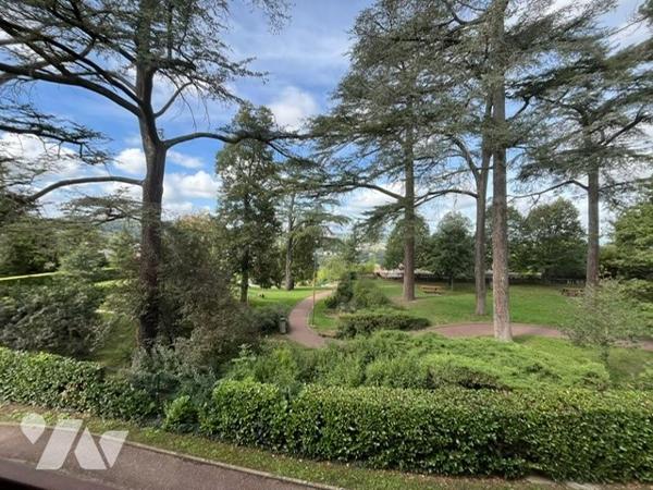 ST PRIEST EN JAREZ Centre Ville appart 100m² Bon état 2ème étage/3