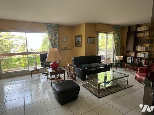 ST PRIEST EN JAREZ Centre Ville appart 100m² Bon état 2ème étage/3