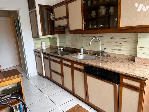 ST PRIEST EN JAREZ Centre Ville appart 100m² Bon état 2ème étage/3