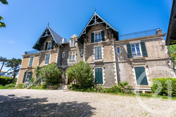 Appartement F4 à vendre  4 pièces - 113,67 m 2   BIARRITZ  - 64