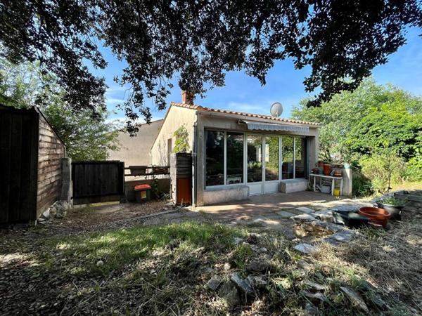 jolie petite maison de 75m2 sur terrain arboré