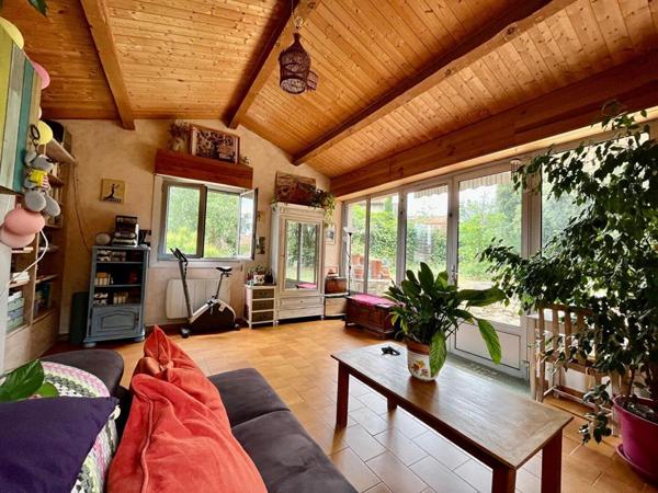jolie petite maison de 75m2 sur terrain arboré