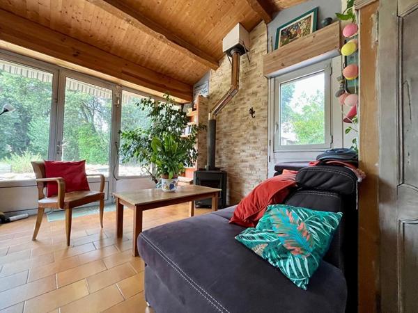 jolie petite maison de 75m2 sur terrain arboré