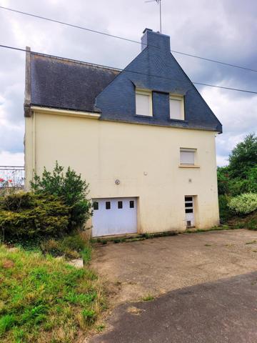 MAISON INDIVIDUELLE 6 CHAMBRES DE 145 M² ENVIRON SUR SOUS SOL AVEC UN TERRAIN DE 4500M²