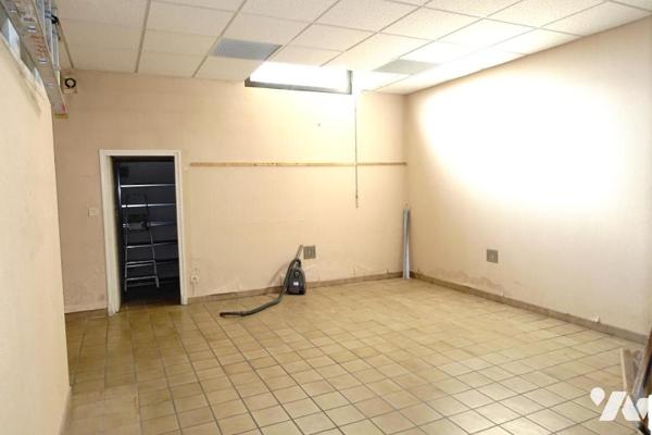 Villa sur 3 niveaux à usage professionnel