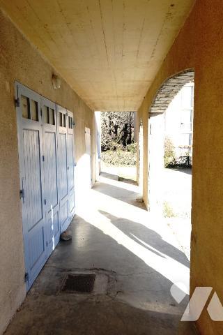 Villa sur 3 niveaux à usage professionnel