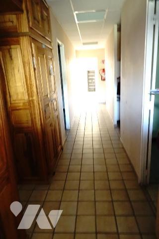 Villa sur 3 niveaux à usage professionnel