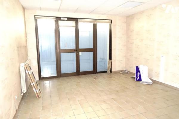 Villa sur 3 niveaux à usage professionnel