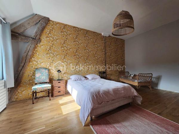 Maison traditionnelle de 392 m²