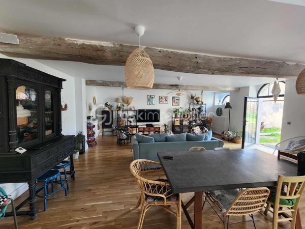 Maison traditionnelle de 392 m²