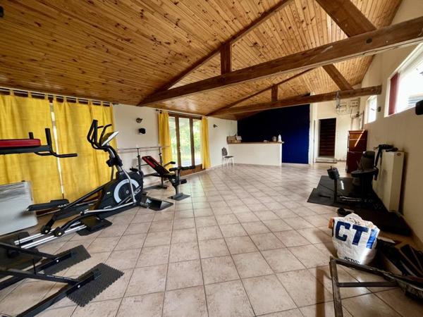 Maison à vendre 192 240 € Contres 6 p 216 m² DPE D