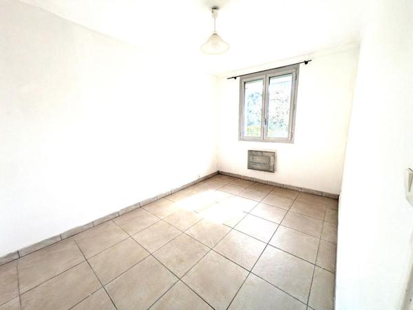 Martigues , App T3/4 de 71m2 ,plein sud , avec deux balcons et parking