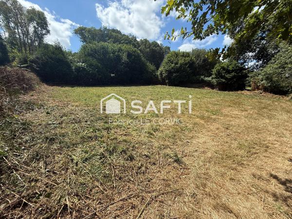 TERRAIN ENTIEREMENT CONSTRUTIBLE DE 470 M 2 NON VIABILISE