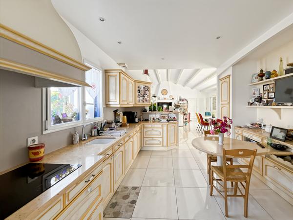 Maison La Barre De Monts 5 pièce(s) 256.86 m2