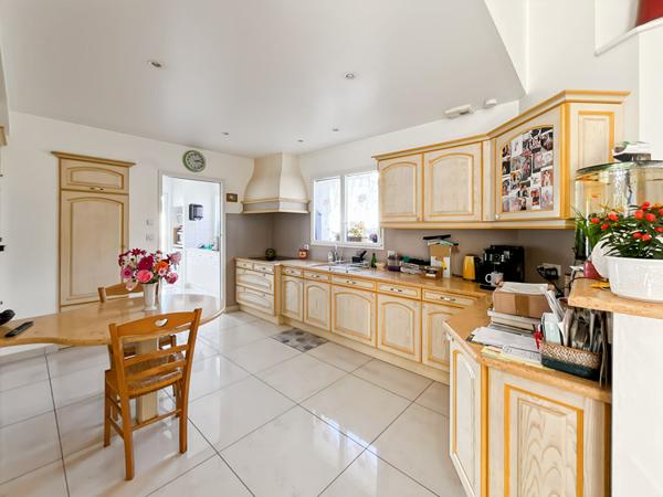 Maison La Barre De Monts 5 pièce(s) 256.86 m2