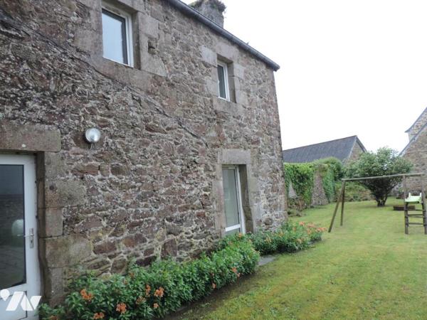 PLOUGONVER, Maison comprenant quatre logements